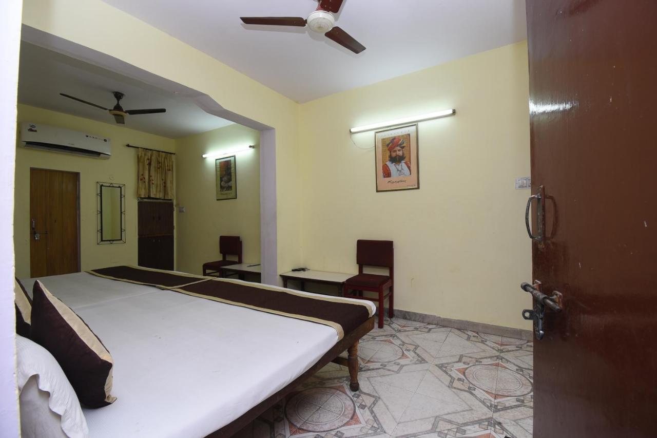 Hotel Jaipur Achrol Buitenkant foto