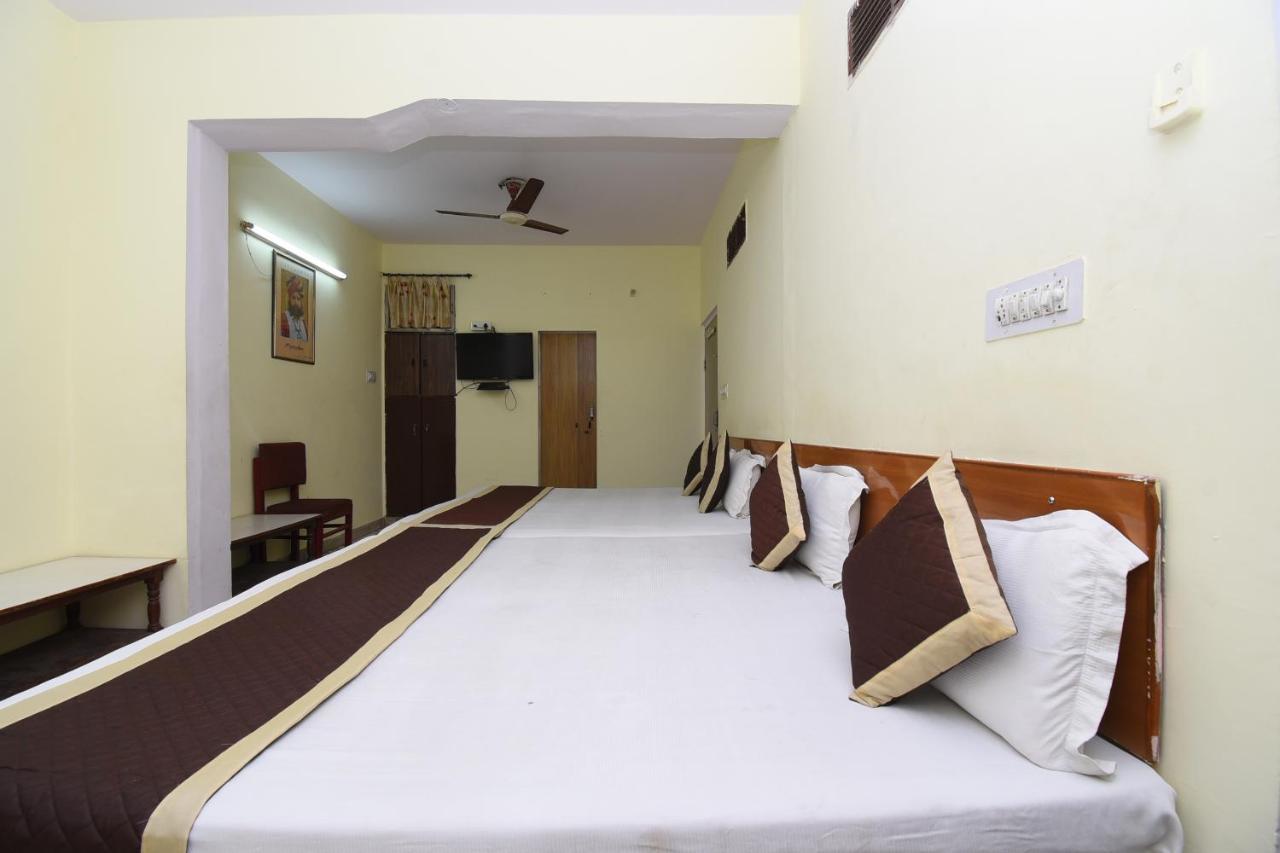 Hotel Jaipur Achrol Buitenkant foto