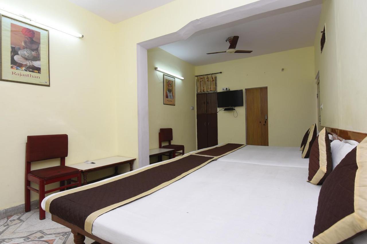 Hotel Jaipur Achrol Buitenkant foto